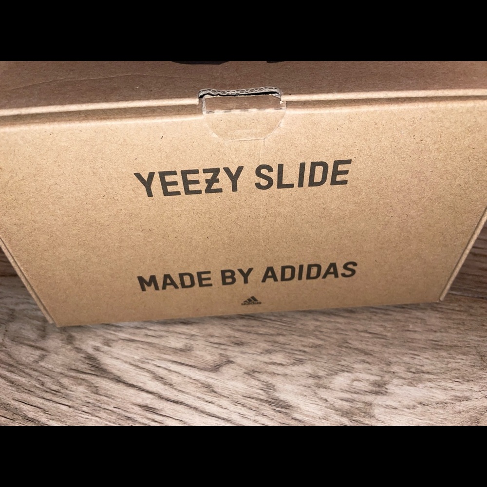 Adidas Yeezy Slide: Resin - Picture 10 of 11